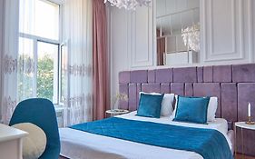 Elegant Lux Apartment In Central Square